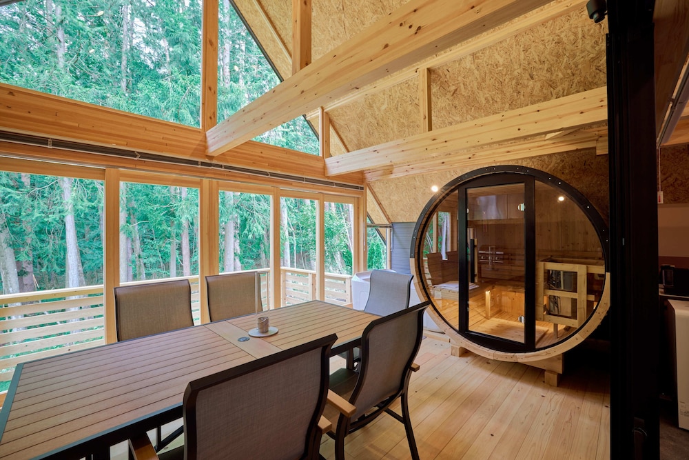 アクアマリン 禁煙 ペット同伴可 客室1 | enico.Mt.Fuji RESORT & GLAMPING