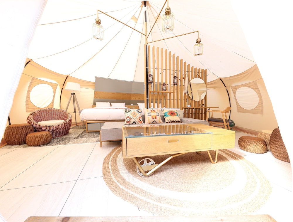 客室1 | ファビュラ グランピング