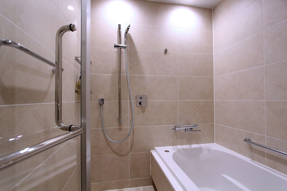 KAYAシグネチャーデラックスツイン禁煙 バスルーム1 | KAYA 京都 二条城 BW シグネチャーコレクション by ベストウェスタン