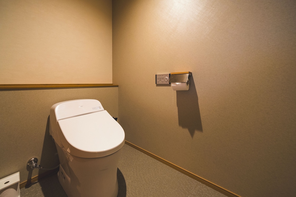 デラックスキング禁煙 バスルーム0 | KAYA 京都 二条城 BW シグネチャーコレクション by ベストウェスタン