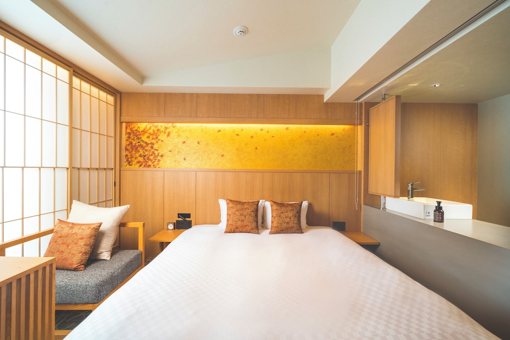 スーペリアキング禁煙 客室1 | KAYA 京都 二条城 BW シグネチャーコレクション by ベストウェスタン