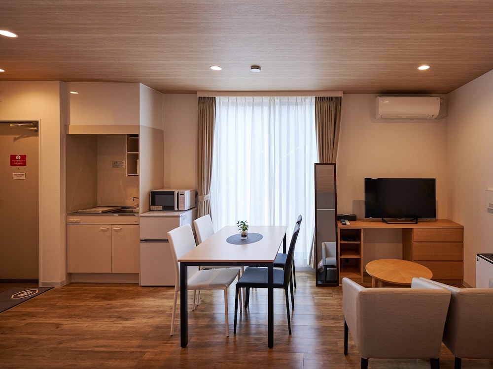 デラックス ツインルーム、禁煙 (23時以降のチェックインはできませんのでご注意ください) 専用簡易キッチン0 | HOTEL R9 The Yard 海津