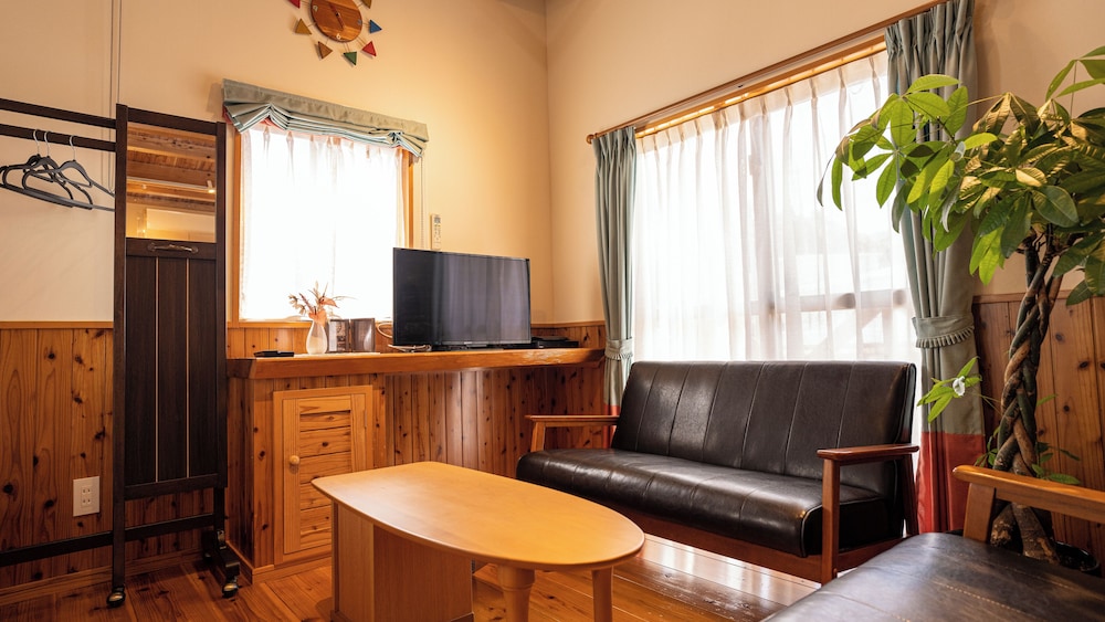 ベーシック アパートメント リビング エリア0 | 今帰仁のペンション ぺんさじょうや