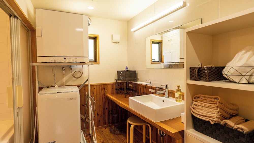 ベーシック アパートメント バスルーム4 | 今帰仁のペンション ぺんさじょうや