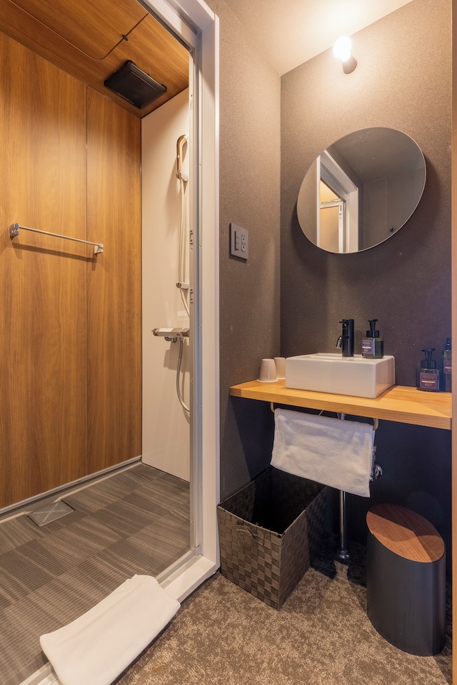 ベーシック ダブルルーム バスルーム3 | HOTEL TOMOS ASAKUSA