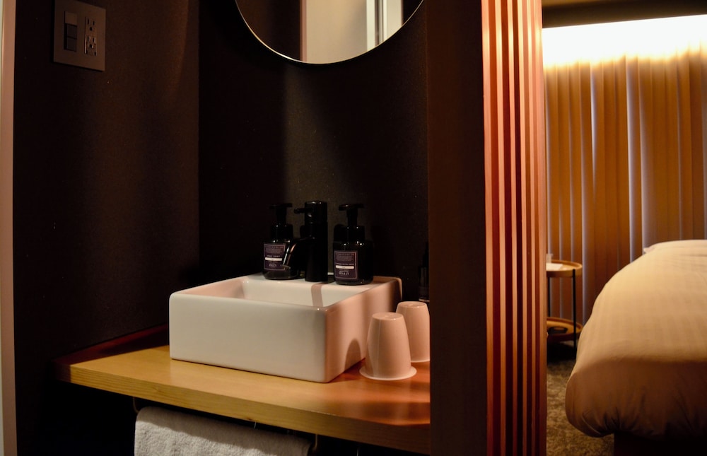 ベーシック ダブルルーム バスルーム0 | HOTEL TOMOS ASAKUSA