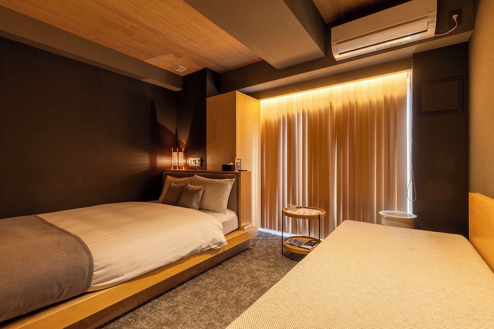 ベーシック ダブルルーム 客室2 | HOTEL TOMOS ASAKUSA