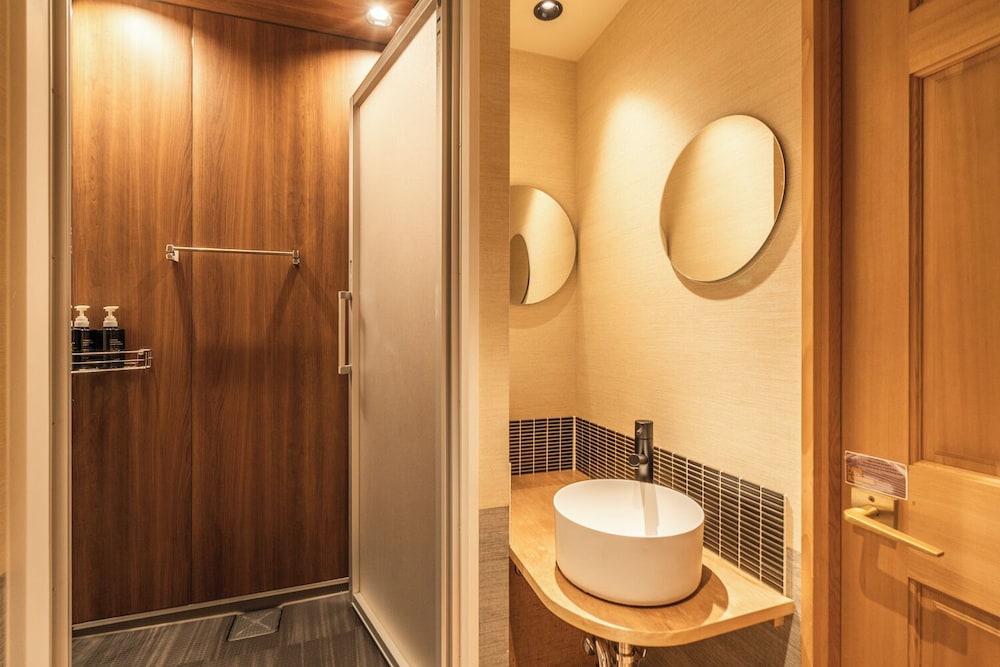 ベーシック ツインルーム 客室1 | HOTEL TOMOS ASAKUSA