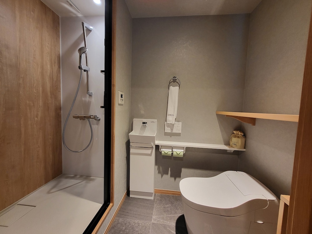 グランピング ツインB 禁煙 ※眺望はお部屋により異なります。 バスルームのシャワー0 | ラビスタ横須賀観音崎テラス