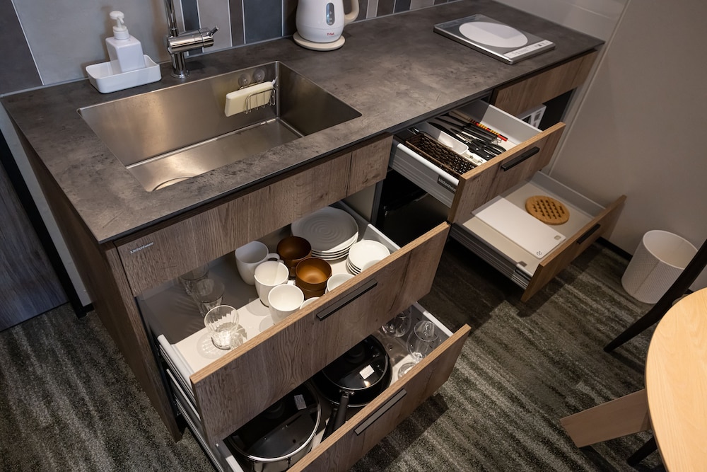 エコノミー 4 人部屋 専用キッチン1 | Hotel Liberte 京都五条