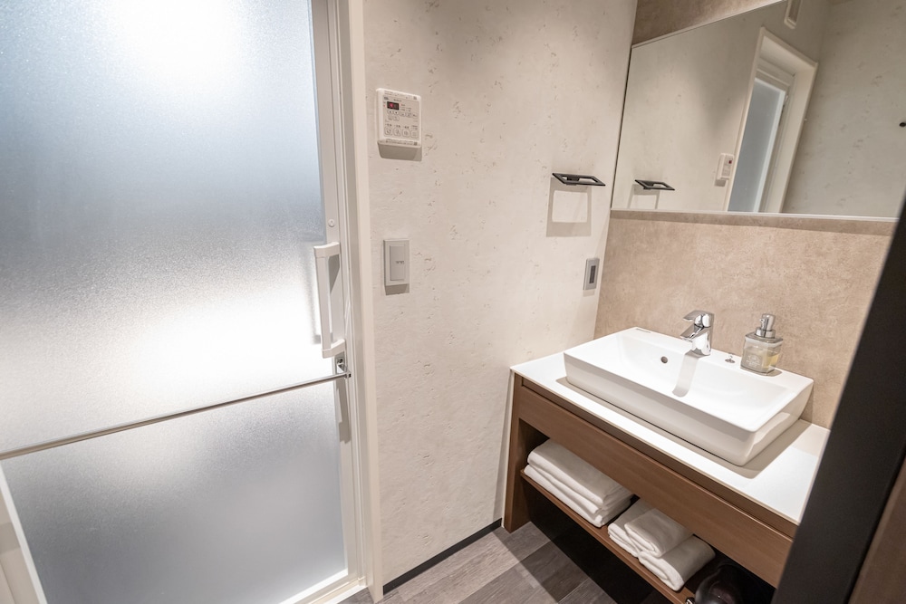 スタンダード トリプルルーム バスルーム3 | Hotel Liberte 京都五条