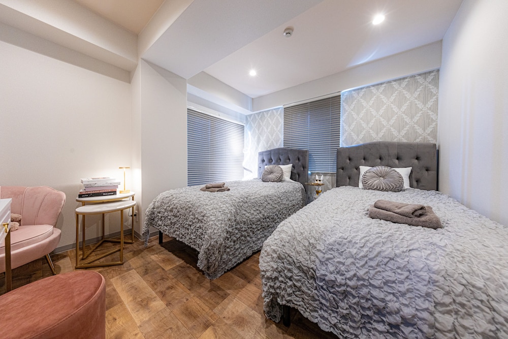 ツインルーム シングルベッド 2 台 禁煙 (705) | INN THE OMOTESANDO