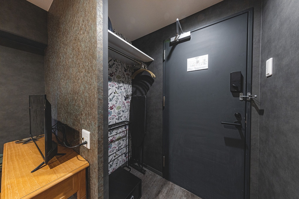 ツインルーム シングルベッド 2 台 禁煙 (704) 客室3 | INN THE OMOTESANDO