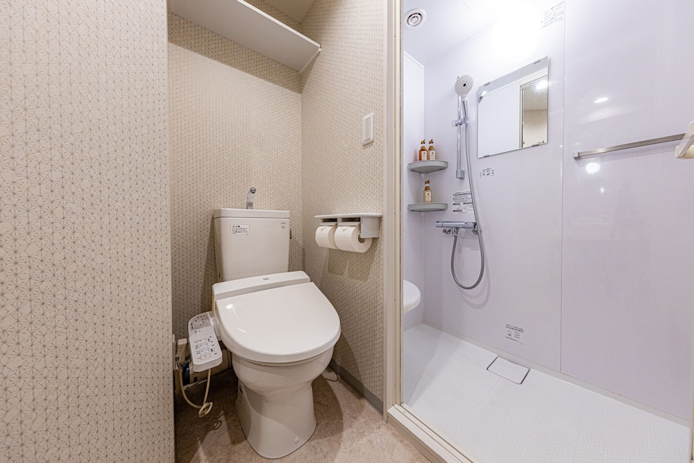 ツインルーム シングルベッド 2 台 禁煙 (705) バスルーム0 | INN THE OMOTESANDO