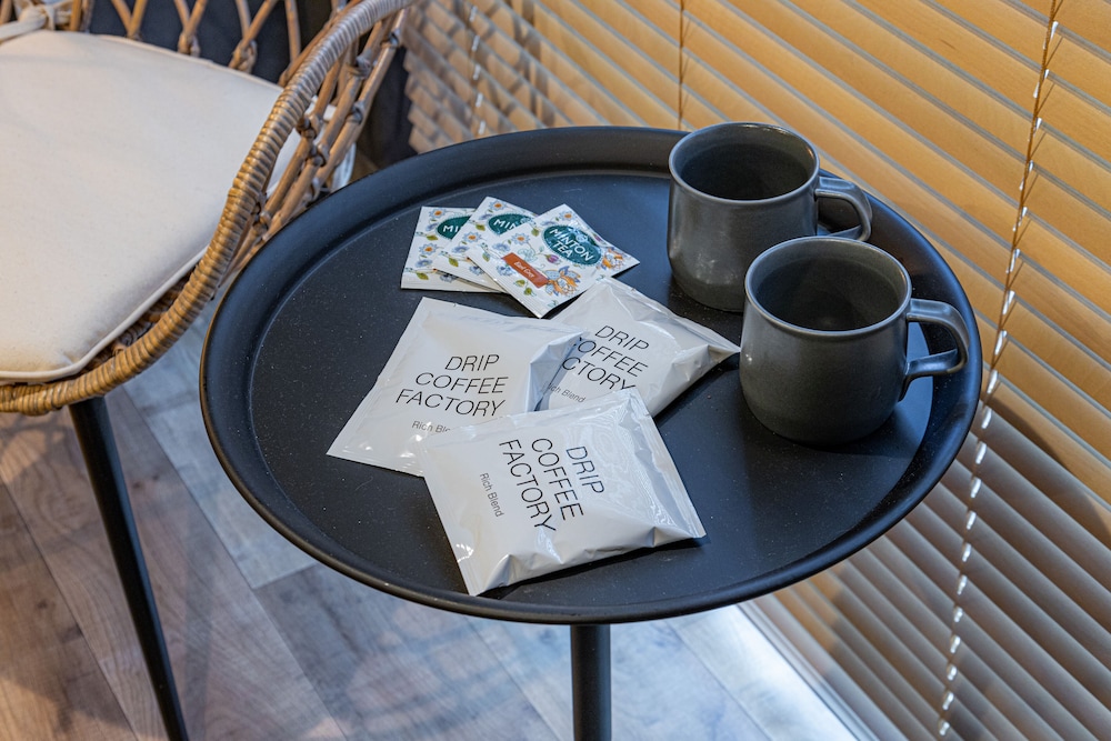 ツインルーム シングルベッド 2 台 禁煙 (704) 客室4 | INN THE OMOTESANDO