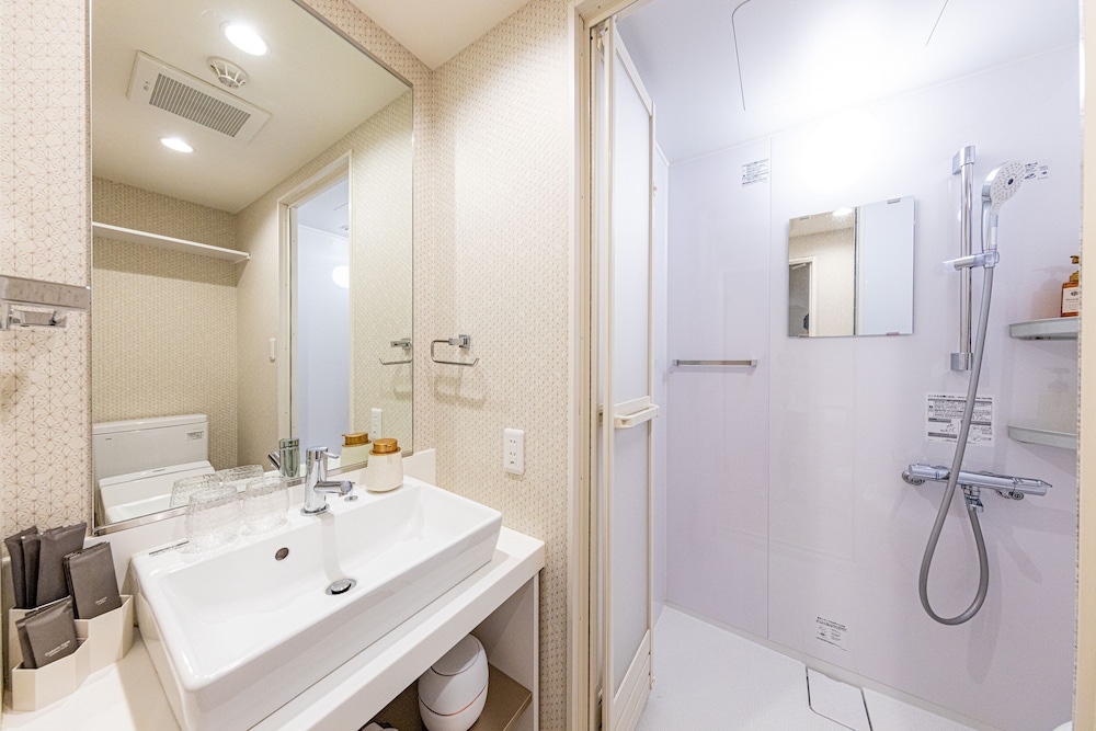 ツインルーム シングルベッド 2 台 禁煙 (703) バスルーム0 | INN THE OMOTESANDO