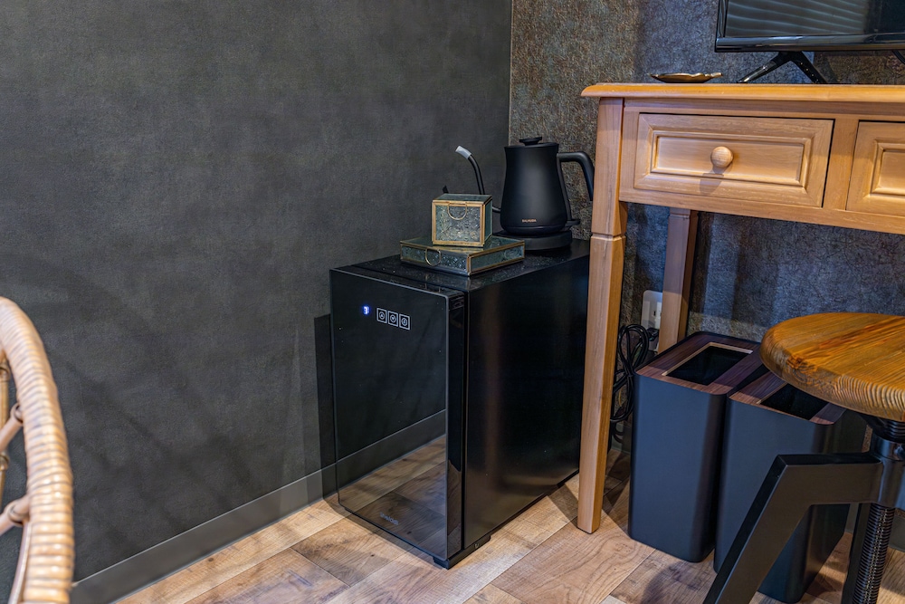 ツインルーム シングルベッド 2 台 禁煙 (704) 客室2 | INN THE OMOTESANDO