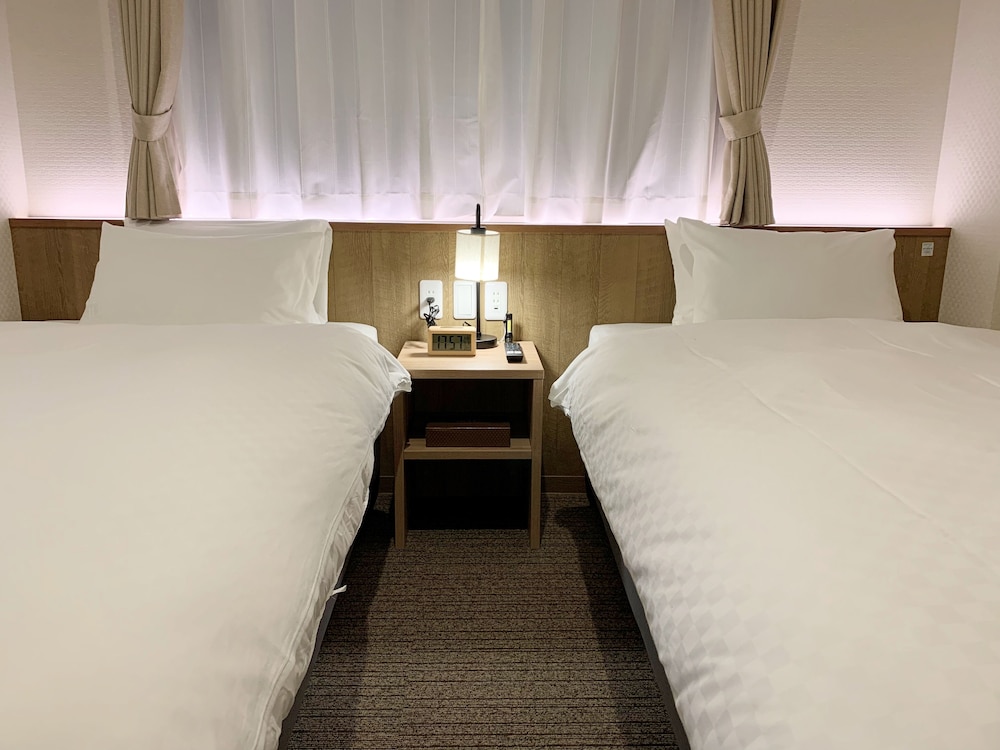 デラックス ツインルーム 禁煙 客室2 | 若 京都河原町ホテル