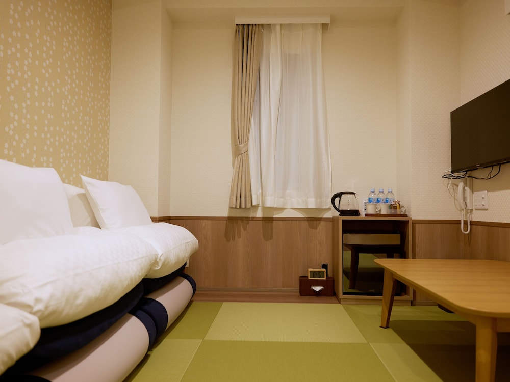 ベーシック トリプルルーム 禁煙 客室2 | 若 京都河原町ホテル