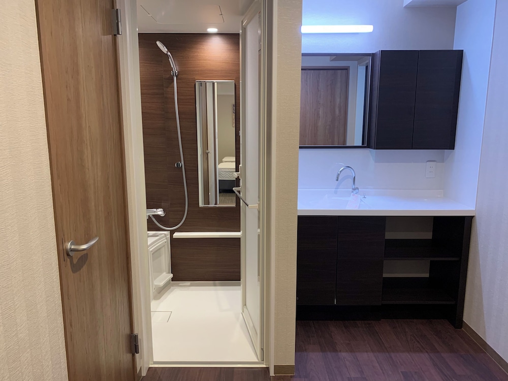 デラックス ツインルーム 禁煙 バスルーム0 | 若 京都河原町ホテル