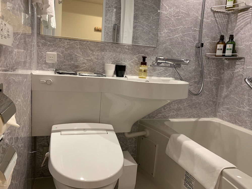 スタンダード ダブルルーム バスルーム0 | 若 京都河原町ホテル