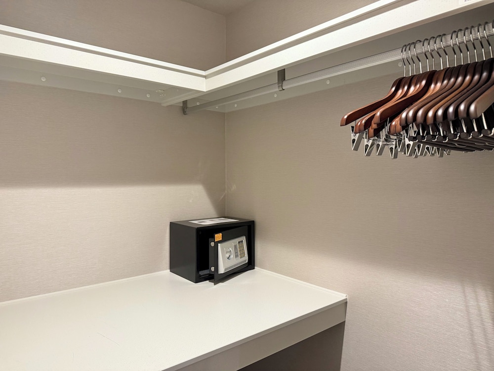 コンフォート 4 人部屋 客室5 | 京ホテル 喜招邸 御所南