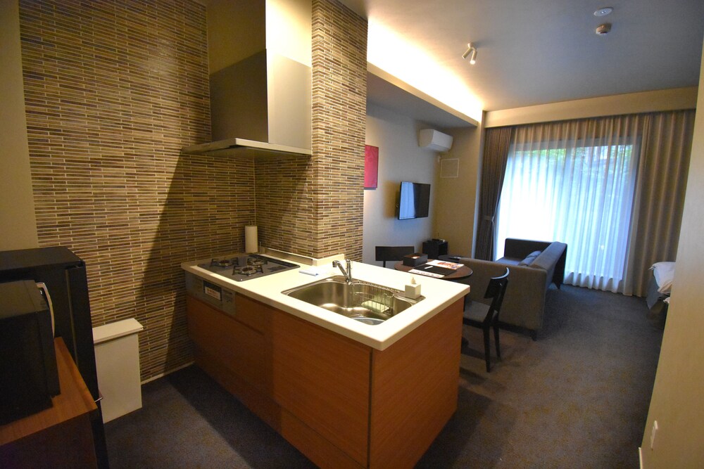 キッチン付きファミリー ツインルーム 禁煙 客室1 | 京ホテル 喜招邸 御所南