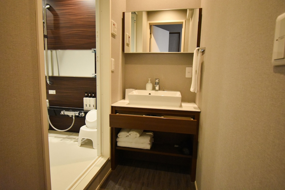 ベーシック ツインルーム 客室1 | 京ホテル 喜招邸 御所南