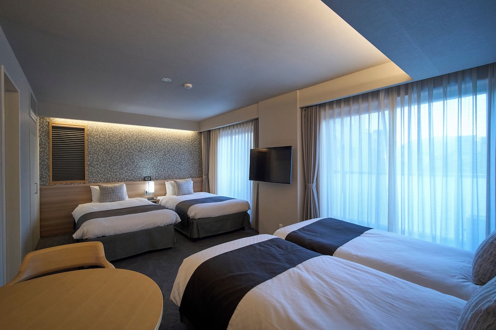 ラグジュアリー 4 人部屋 客室4 | 京ホテル 喜招邸 御所南