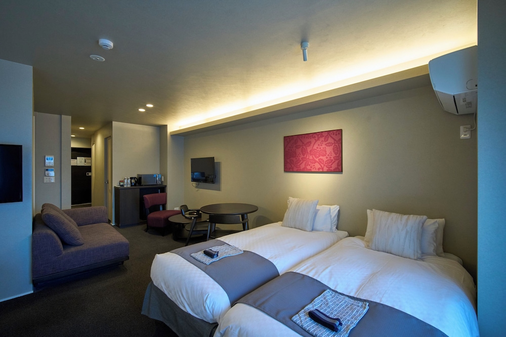 コンフォート 4 人部屋 客室5 | 京ホテル 喜招邸 御所南