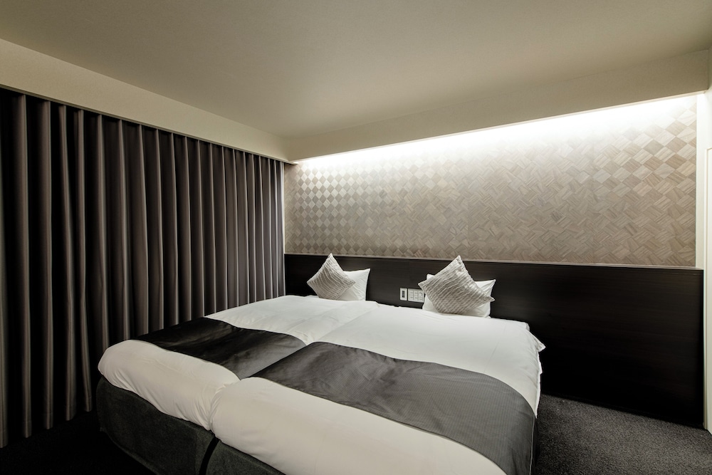 コンフォート 4 人部屋 客室3 | 京ホテル 喜招邸 御所南