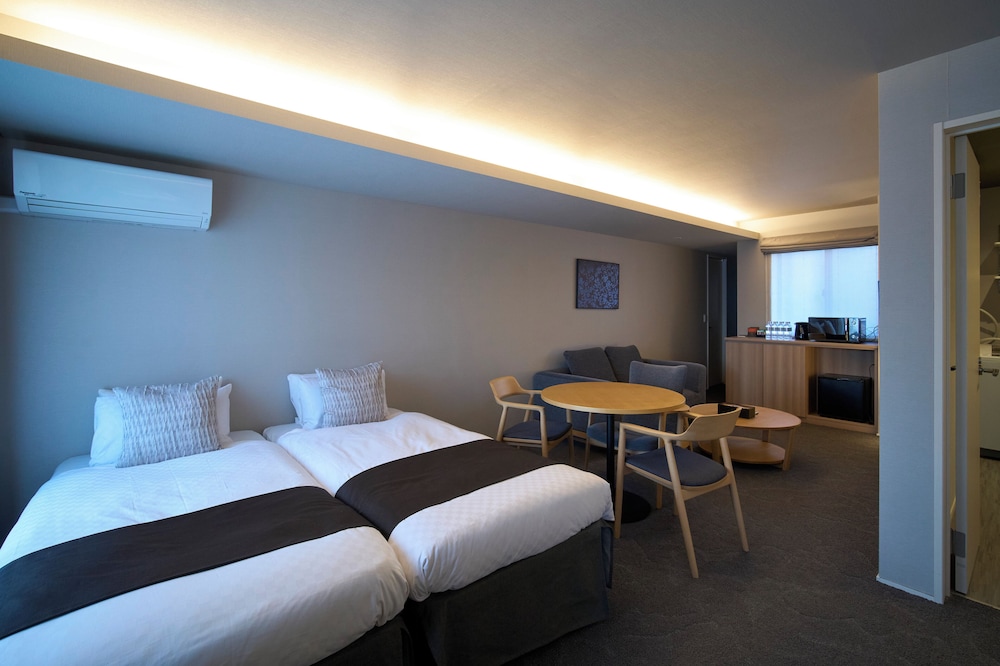 ラグジュアリー 4 人部屋 客室3 | 京ホテル 喜招邸 御所南