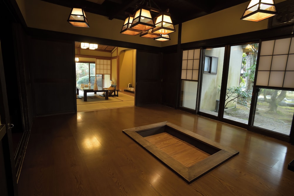 ラグジュアリー スイート ガーデンビュー 客室3 | 修善寺 絆+