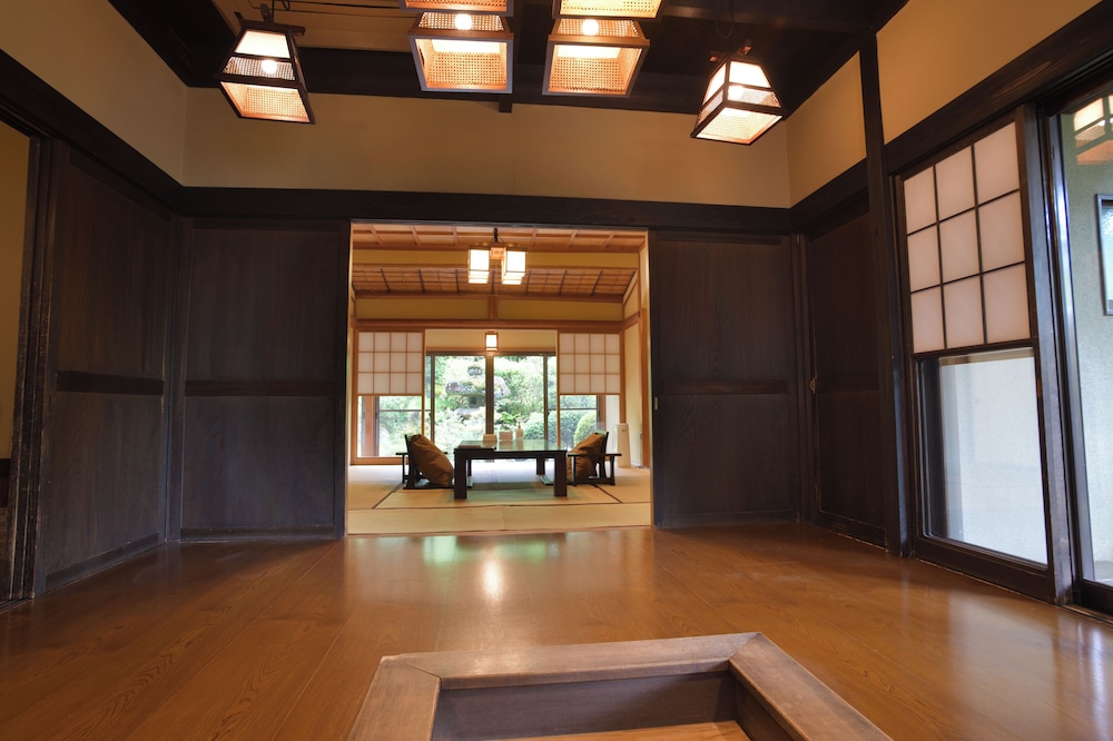 ラグジュアリー スイート ガーデンビュー 客室1 | 修善寺 絆+