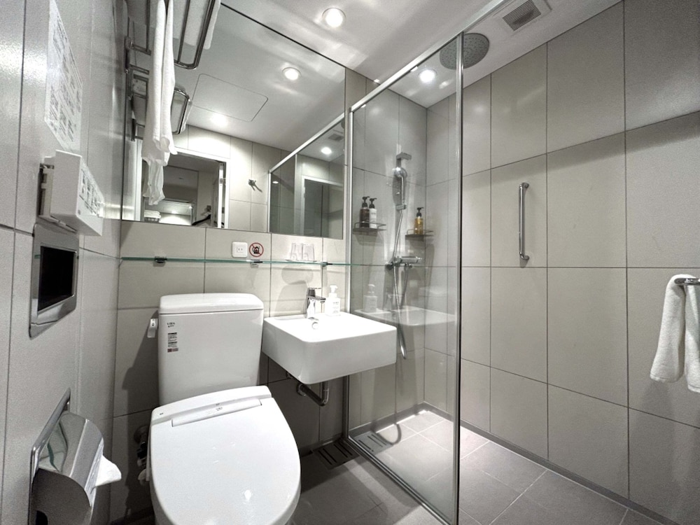 ダブルルーム 禁煙 バスルーム0 | スマイルホテル札幌すすきの南