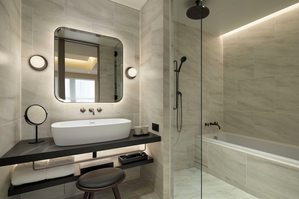 デラックス スイート キングベッド 1 台 客室1 | ホテル虎ノ門ヒルズ - アンバウンド コレクション by Hyatt