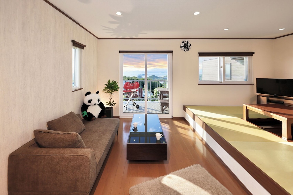 涼風(素泊まり)禁煙 リビング エリア0 | クリスタル別荘白浜