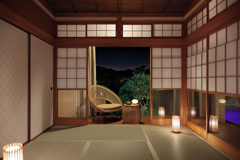 三段壁 (素泊まり) 禁煙 客室10 | クリスタル別荘白浜