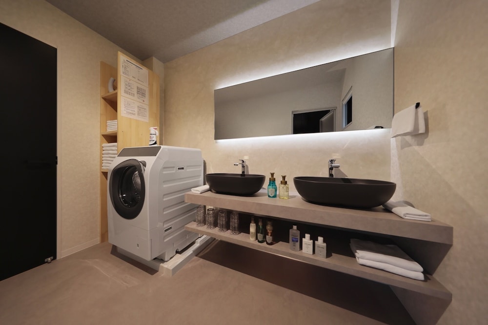 山と海 (素泊まり) 禁煙 バスルーム1 | クリスタル別荘白浜