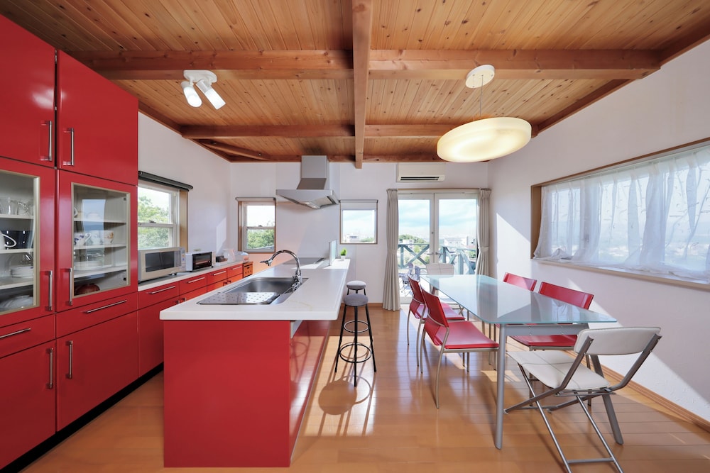 蔡彩(素泊まり)禁煙 客室内のダイニングエリア0 | クリスタル別荘白浜