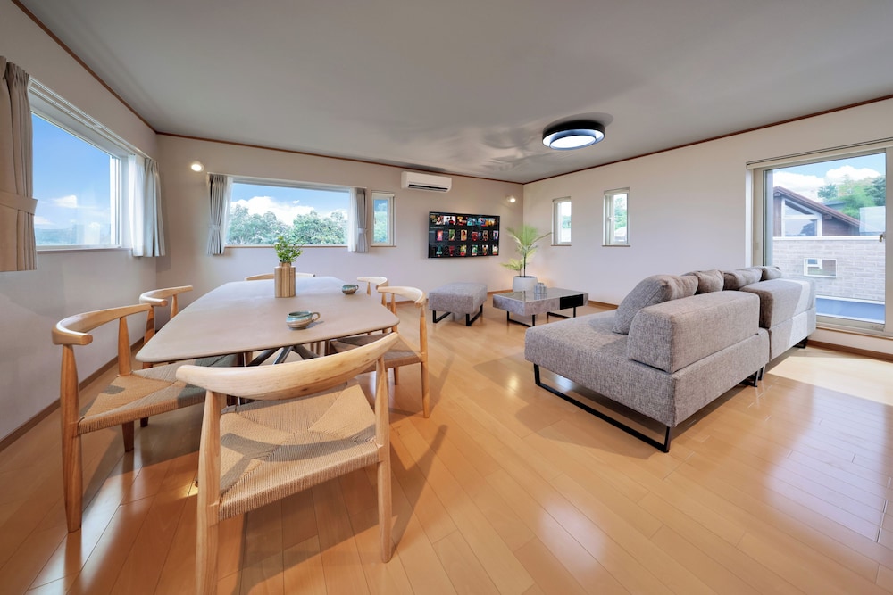 白兎 (素泊まり) 禁煙 リビング エリア1 | クリスタル別荘白浜