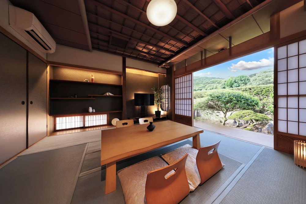 三段壁 (素泊まり) 禁煙 客室3 | クリスタル別荘白浜