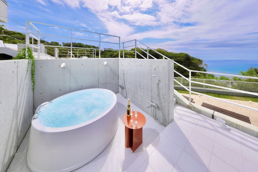 SLG (素泊まり) 禁煙 客室12 | クリスタル別荘白浜