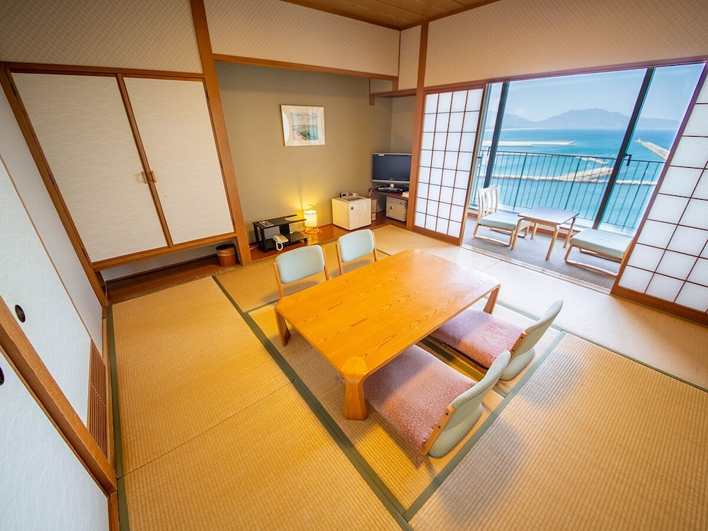 客室1 | 国民宿舎マリンテラスあしや