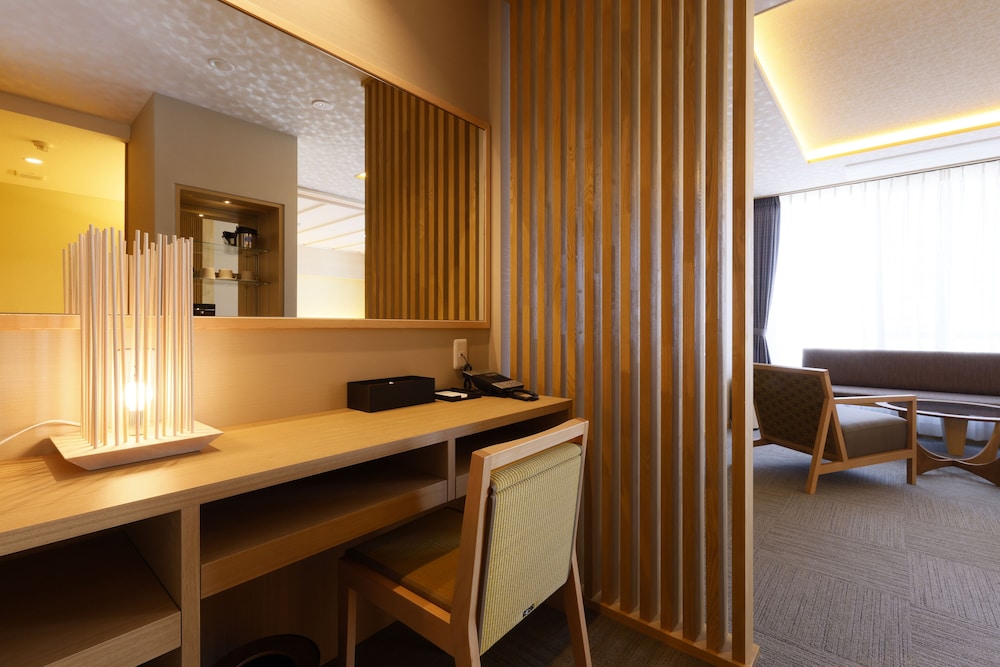 [街側] 23年3月リニューアル - ジャパニーズコンフォートルーム 禁煙 リビング エリア1 | 大橋館