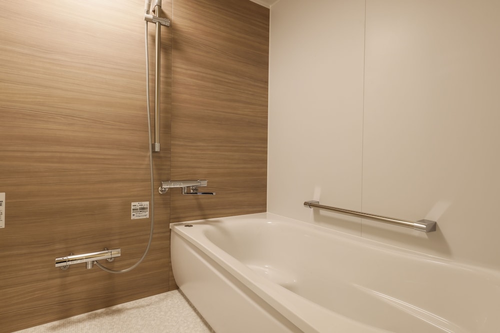 [街側] 23年3月リニューアル - ジャパニーズコンフォートルーム 禁煙 バスルーム1 | 大橋館