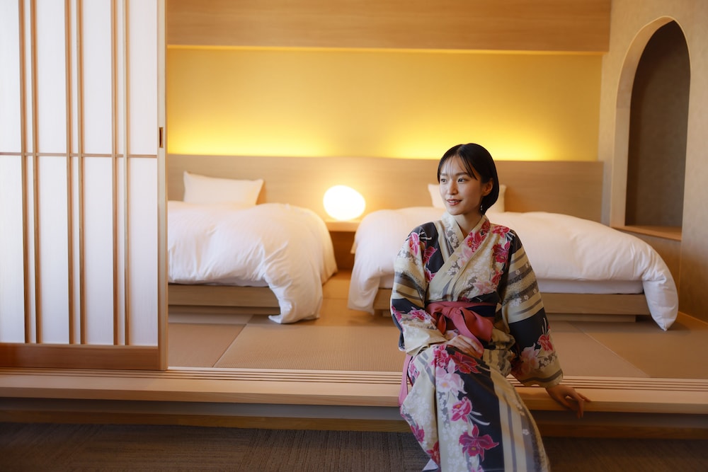 [街側] 23年3月リニューアル - ジャパニーズコンフォートルーム 禁煙 リビング エリア2 | 大橋館