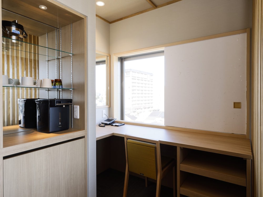 [湖側] 23年3月リニューアル - コンフォートツインルーム 禁煙 リビング エリア0 | 大橋館