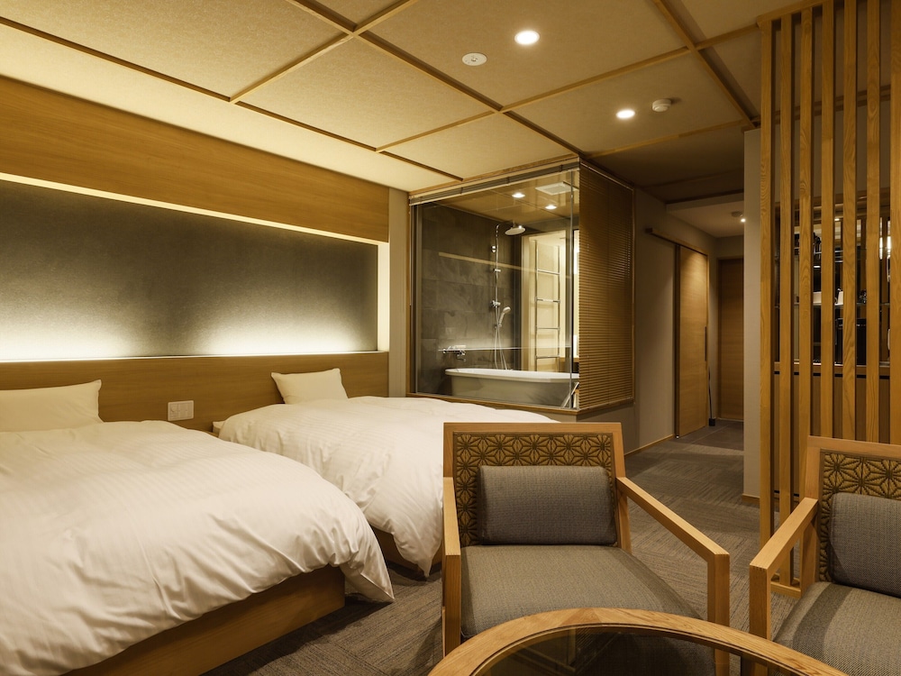 [湖側] 23年3月リニューアル - コンフォートツインルーム 禁煙 客室2 | 大橋館