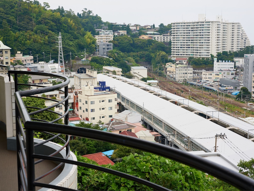 デラックス ツインルーム 禁煙 客室12 | シャトレーゼロッジ熱海